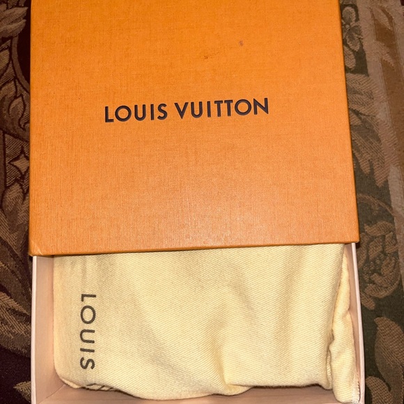 Authentic Louis Vuitton Red Patent Leather Card & Agenda Notes Holder, dust bag - Picture 7 of 14